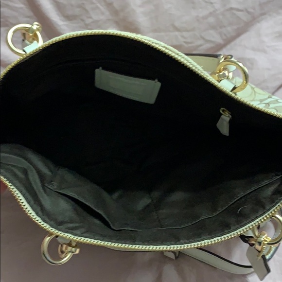 Cream colored Coach purse. Like brand new! - Picture 6 of 6